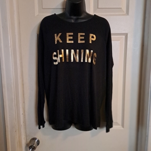 SO Tops - So Thermal large shirt 5/$25